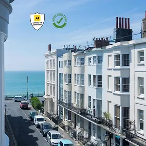 Innit Marina 3*, Hove Regno Unito
