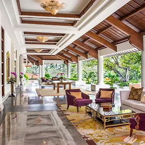 laguna-resort.hotelsseminyak.net/